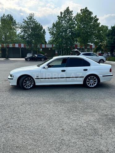 BMW 528-10