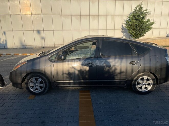 Toyota Prius-2