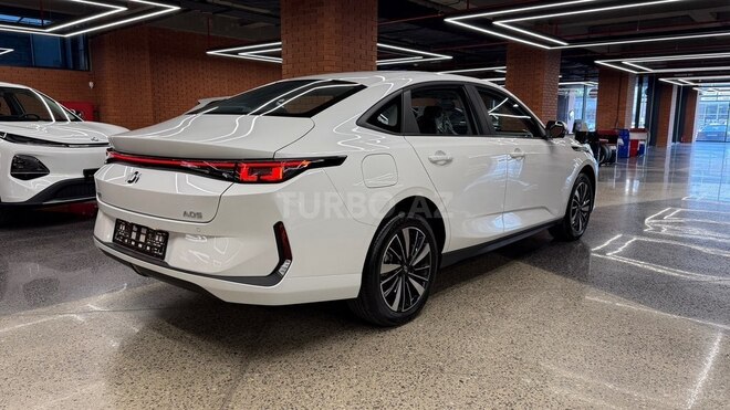 Changan Qiyuan A05-5