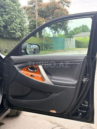 Toyota Camry-11