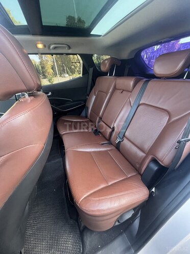 Hyundai Santa Fe-14