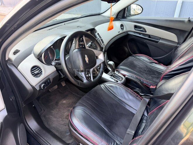 Chevrolet Cruze-9