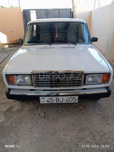LADA (VAZ) 2107-1