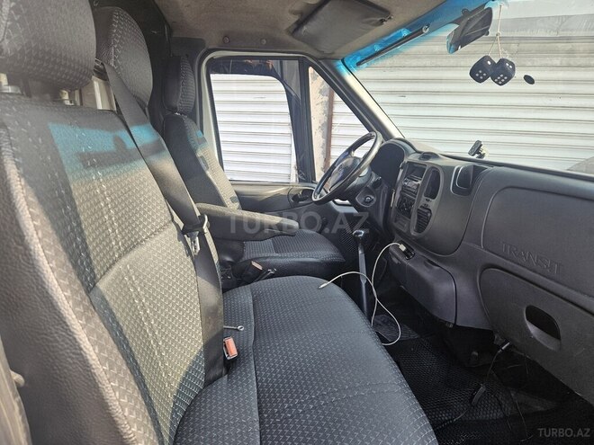 Ford Transit-3