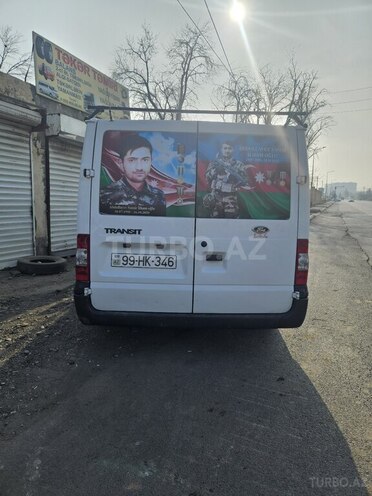 Ford Transit-4