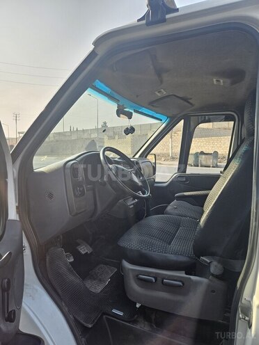 Ford Transit-6