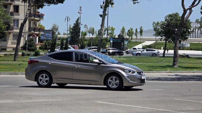 Hyundai Elantra-5