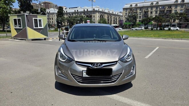 Hyundai Elantra-1