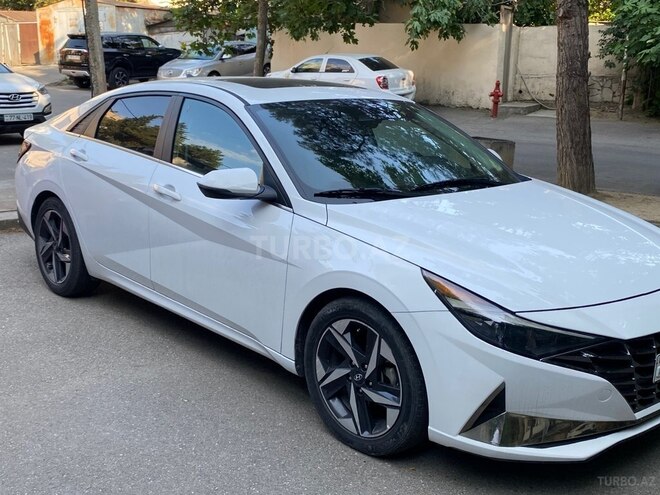Hyundai Elantra-4