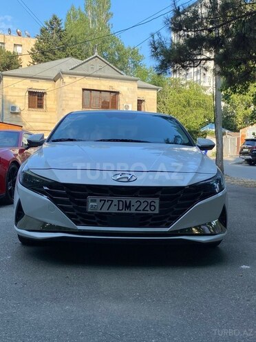 Hyundai Elantra-1