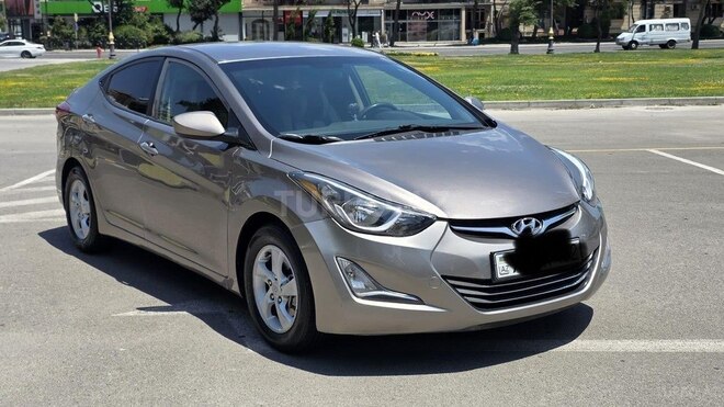 Hyundai Elantra-10