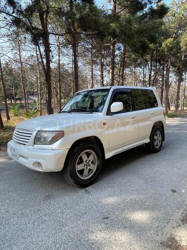 Mitsubishi Pajero io-7