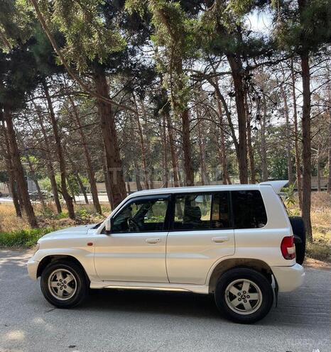 Mitsubishi Pajero io-4