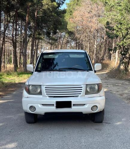 Mitsubishi Pajero io-1