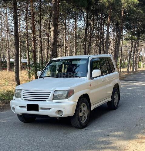 Mitsubishi Pajero io-8