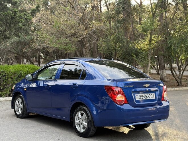 Chevrolet Aveo-8
