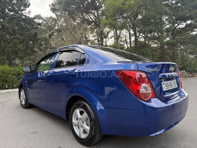 Chevrolet Aveo-13