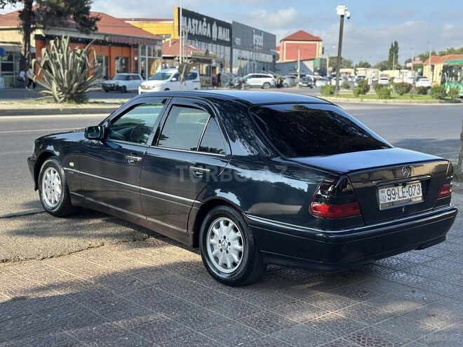 Mercedes C 180-7