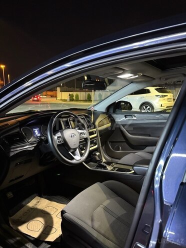 Hyundai Sonata-15
