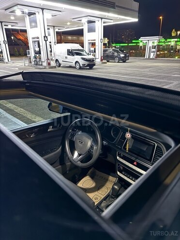 Hyundai Sonata-16