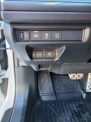 Toyota Camry-14
