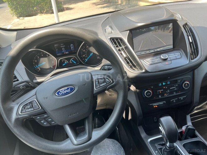 Ford Escape-13