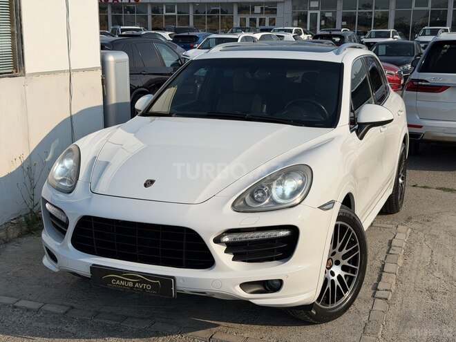 Porsche Cayenne-1