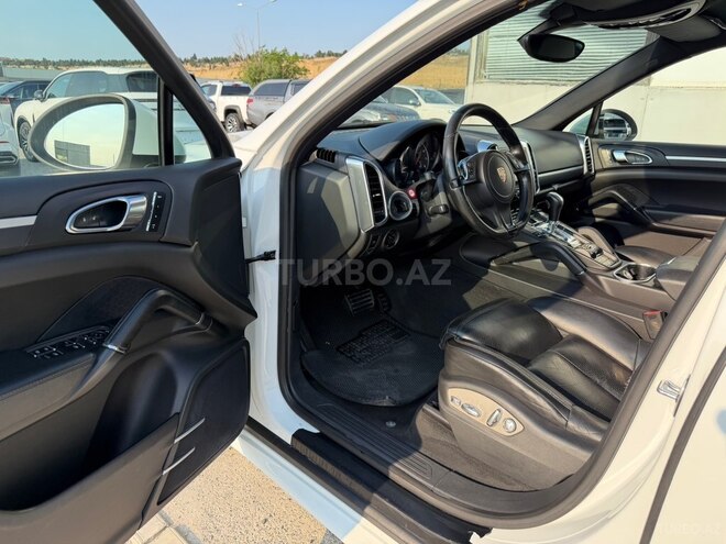 Porsche Cayenne-13