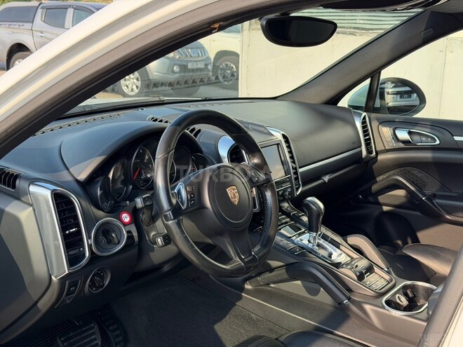 Porsche Cayenne-12