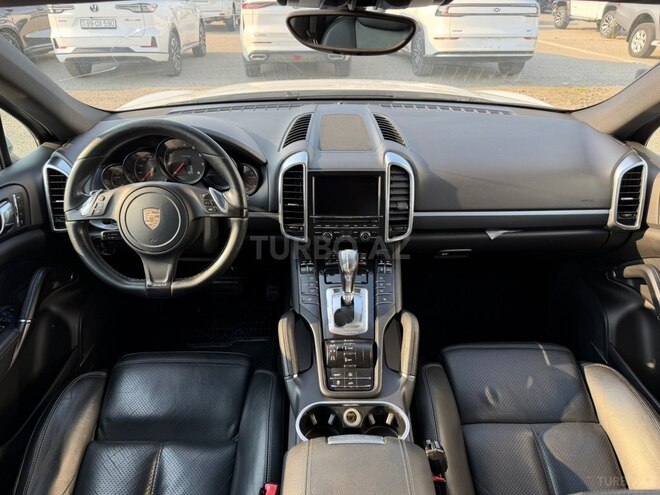 Porsche Cayenne-10