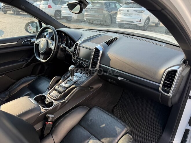 Porsche Cayenne-16