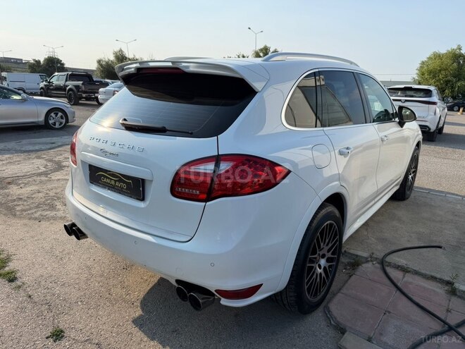 Porsche Cayenne-8