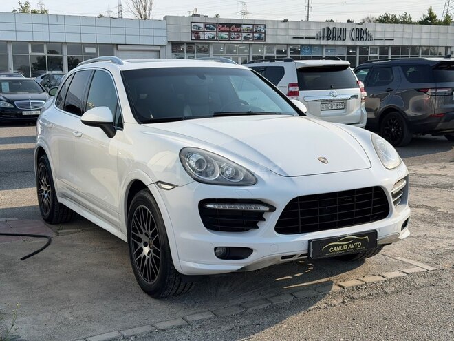 Porsche Cayenne-4