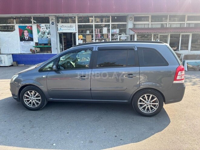 Opel Zafira-4