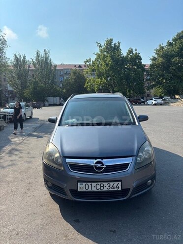 Opel Zafira-1