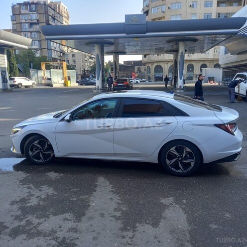 Hyundai Elantra-8