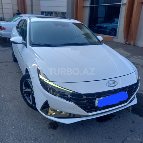 Hyundai Elantra-12