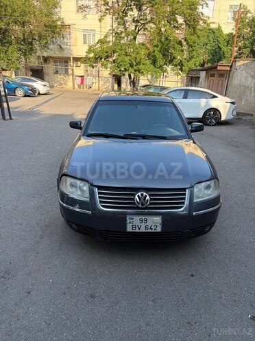 Volkswagen Passat-1