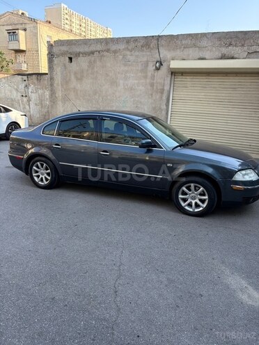 Volkswagen Passat-5