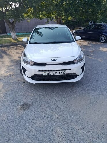 Kia Rio-1