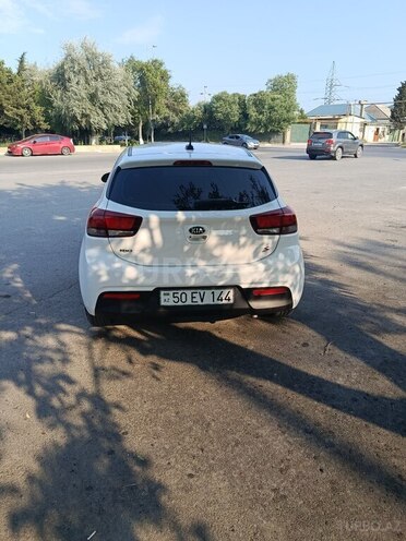 Kia Rio-2