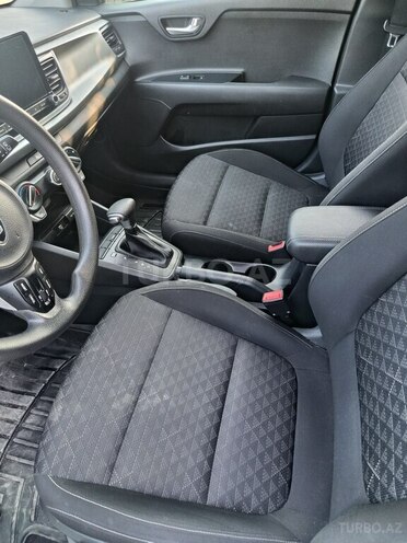 Kia Rio-7
