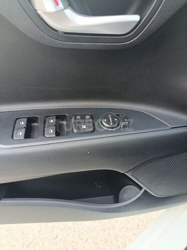 Kia Rio-9