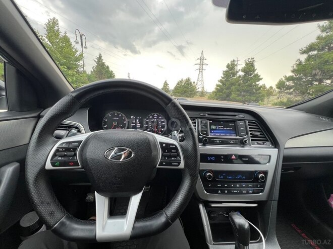 Hyundai Sonata-13
