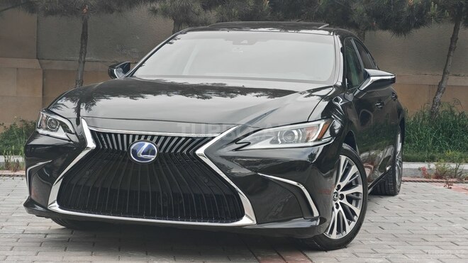 Lexus ES 300h-1