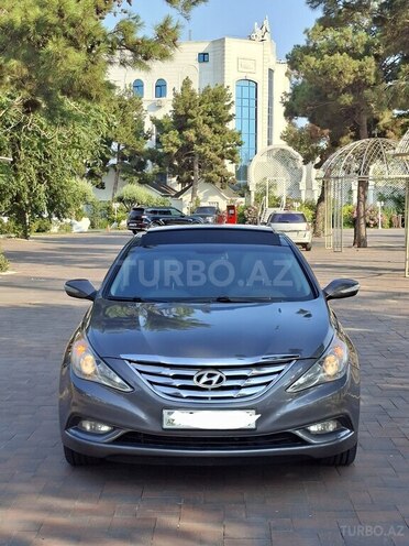 Hyundai Sonata-1