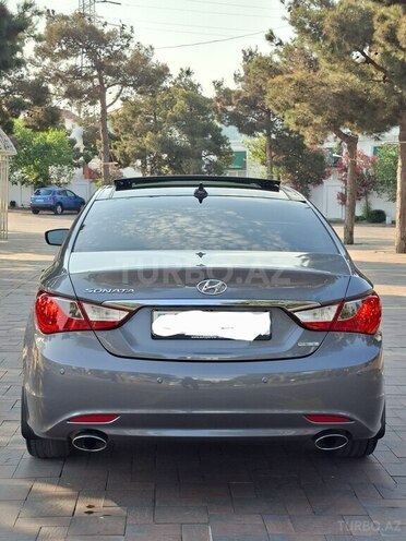 Hyundai Sonata-5