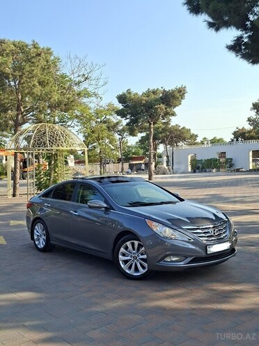 Hyundai Sonata-6