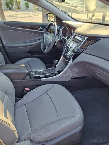 Hyundai Sonata-9
