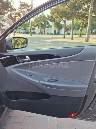 Hyundai Sonata-10